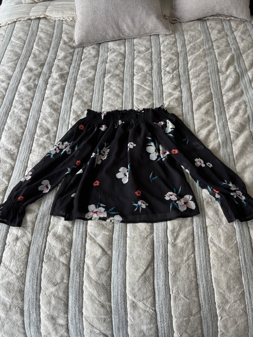 Dynamite Black Floral Off-Shoulder Peasant Blouse